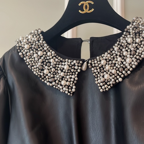 Faux Leather puff sleeve top - Picture 3 of 4